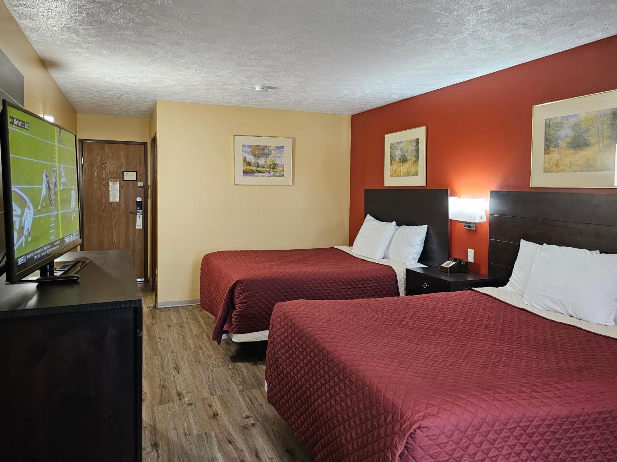 Budgetel Inn & Suites Fort Scott Exterior photo