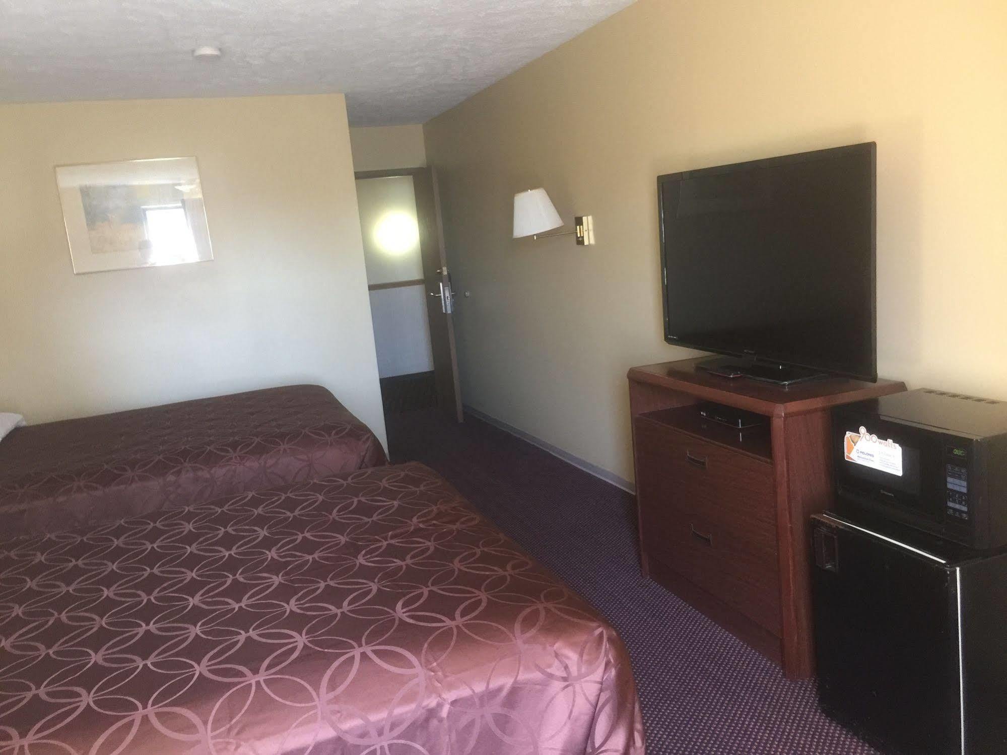 Budgetel Inn & Suites Fort Scott Exterior photo